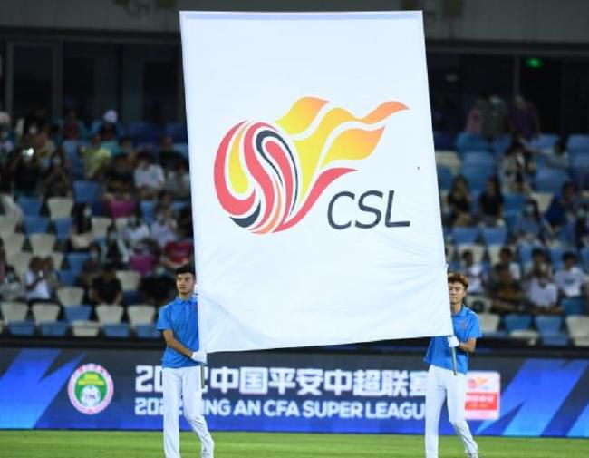 在露出光的公园里