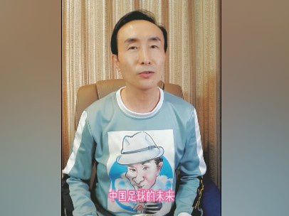 美女叉开腿让男生捅
